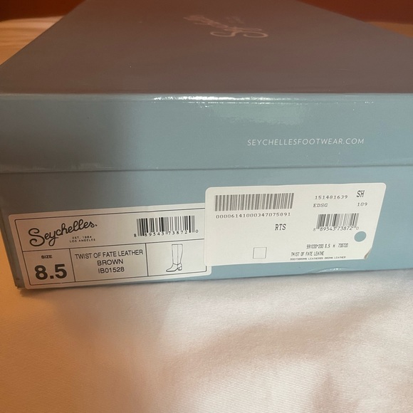 EUC Seychelles Brown Leather Boots with heel - Picture 3 of 10